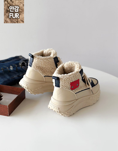 깔끔한 코리아 무드 러닝 스니커즈 데일리 스포츠 감성 (상품번호: KS-7124)