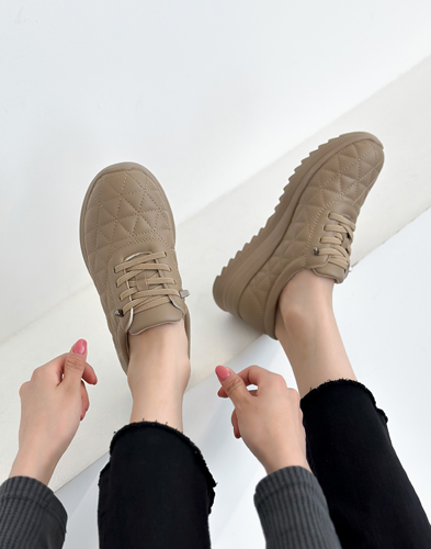 부드러운 쿠셔닝 스니커즈 편안한 착화감의 코리아 무드 (상품번호: AT-2941)